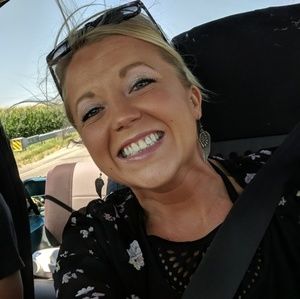 Meet your Posher, Stephanie